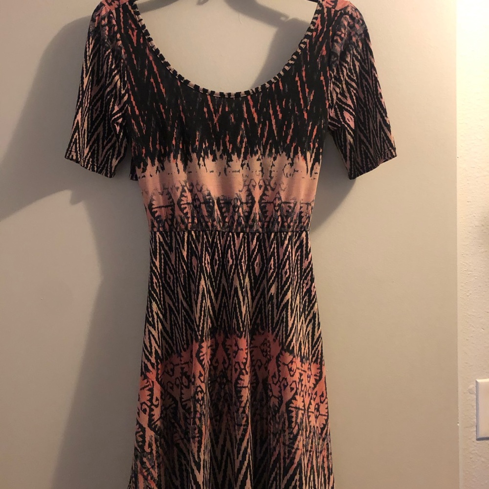 Pink/black dress